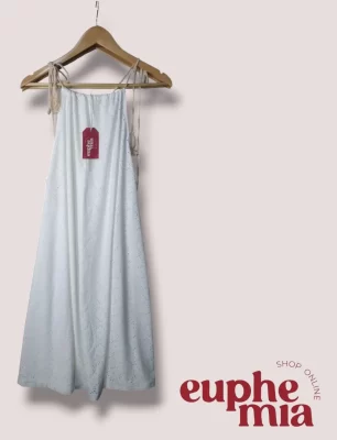 Vestido largo blanco estampado disponible en Euphemia, tienda de ropa en Esperanza.